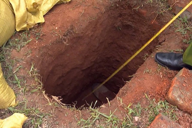 Sở VHTTDL Thanh Hóa báo cáo công tác rà soát, kiểm tra hiện lăng mộ vua Lê Túc Tông và các di tích lăng, mộ khác trên địa bàn tỉnh - Ảnh 1. Sở VHTTDL Thanh Hóa báo cáo công tác rà soát, kiểm tra hiện lăng mộ vua Lê Túc Tông và các di tích lăng, mộ khác trên địa bàn tỉnh - Ảnh 1.