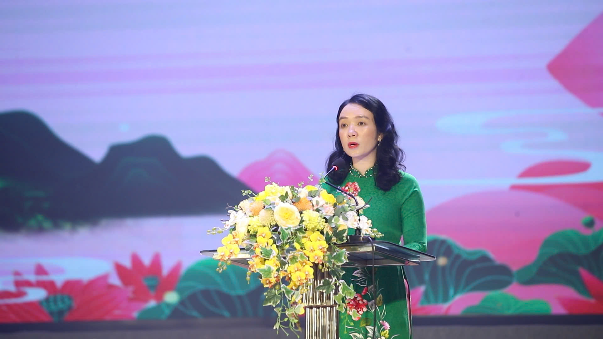 Die Verbreitung der ideologischen, moralischen und lebensstilbezogenen Werte Ho Chi Minhs durch jedes Lied, jede Melodie und jeden Tanz - Foto 2. Lan tỏa những giá trị tư tưởng, đạo đức, phong cách Hồ Chí Minh qua từng câu hát, giai điệu, vũ khúc - Ảnh 2.