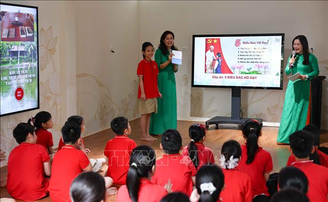 Lan tỏa giá trị Di sản Hồ Chí Minh qua những hình ảnh, hiện vật lịch sử - Ảnh 4. Lan tỏa giá trị Di sản Hồ Chí Minh qua những hình ảnh, hiện vật lịch sử - Ảnh 4.