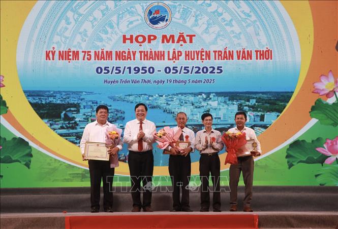 Cà Mau nhớ mãi ơn Người - Ảnh 3. Cà Mau nhớ mãi ơn Người - Ảnh 3.
