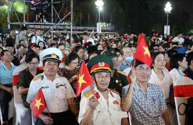 Chương trình nghệ thuật đặc biệt bế mạc Lễ hội Làng Sen năm 2025 - Ảnh 4. Chương trình nghệ thuật đặc biệt bế mạc Lễ hội Làng Sen năm 2025 - Ảnh 4.