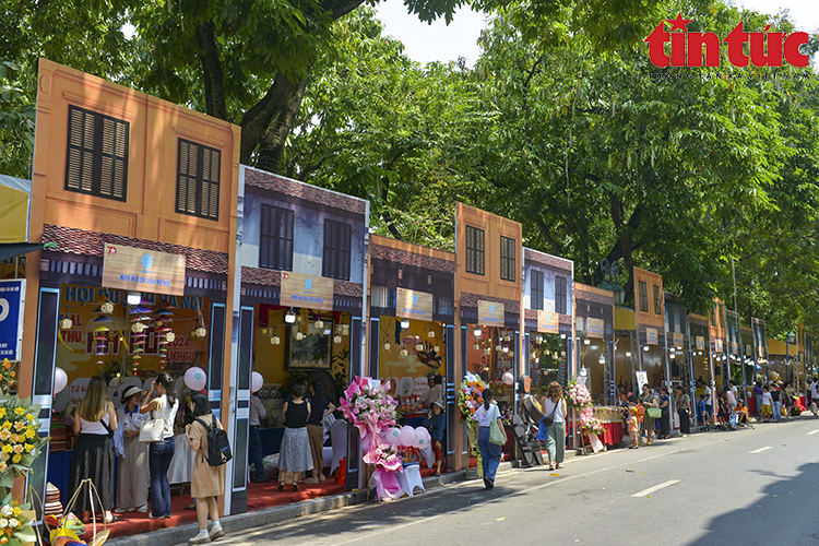 Hà Nội: Chủ động liên kết vùng, phát triển công nghiệp văn hóa - Ảnh 2. Hà Nội: Chủ động liên kết vùng, phát triển công nghiệp văn hóa - Ảnh 2.