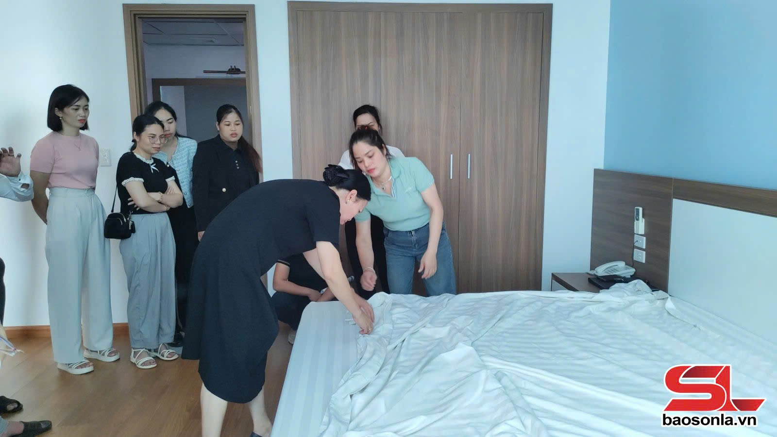 Sơn La xây dựng nguồn nhân lực du lịch trước yêu cầu phát triển - Ảnh 3. Sơn La xây dựng nguồn nhân lực du lịch trước yêu cầu phát triển - Ảnh 3.