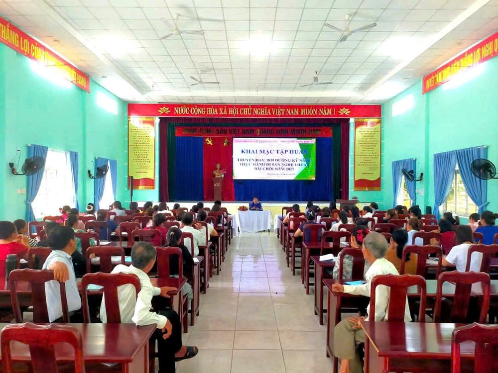 Quảng Nam: Bồi dưỡng kỹ năng thực hành di sản nghệ thuật Bài chòi - Ảnh 1. Quảng Nam: Bồi dưỡng kỹ năng thực hành di sản nghệ thuật Bài chòi - Ảnh 1.