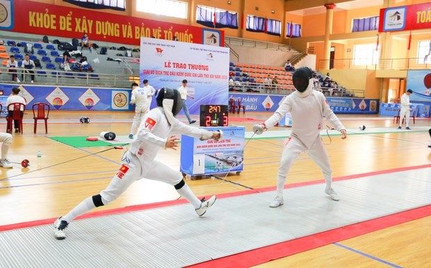 Gần 250 kiếm thủ tranh tài tại Giải Vô địch trẻ Đấu kiếm quốc gia 2025 - Ảnh 2. Gần 250 kiếm thủ tranh tài tại Giải Vô địch trẻ Đấu kiếm quốc gia 2025 - Ảnh 2.