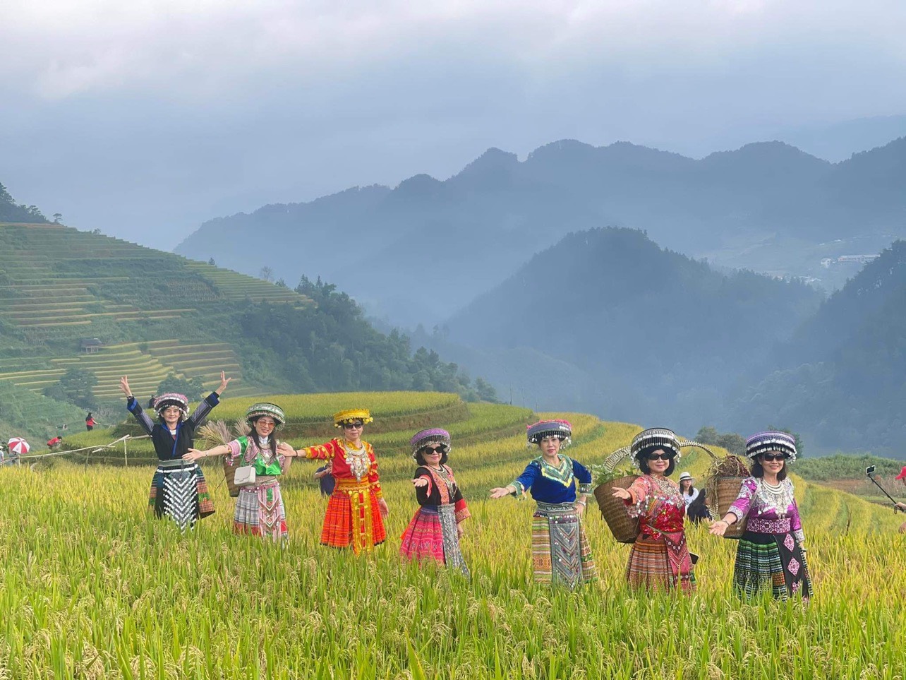 Du lịch, hàng không rộn ràng vào mùa cao điểm Hè 2025 - Ảnh 1. Du lịch, hàng không rộn ràng vào mùa cao điểm Hè 2025 - Ảnh 1.
