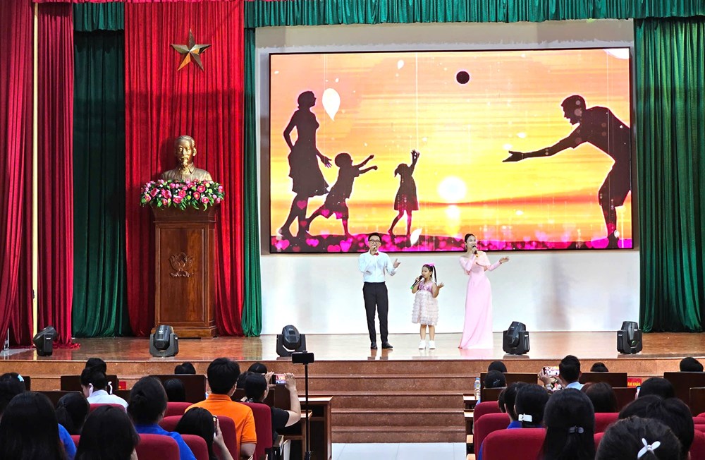 Bình Định: Thanh niên tìm hiểu về công tác gia đình - Ảnh 1.