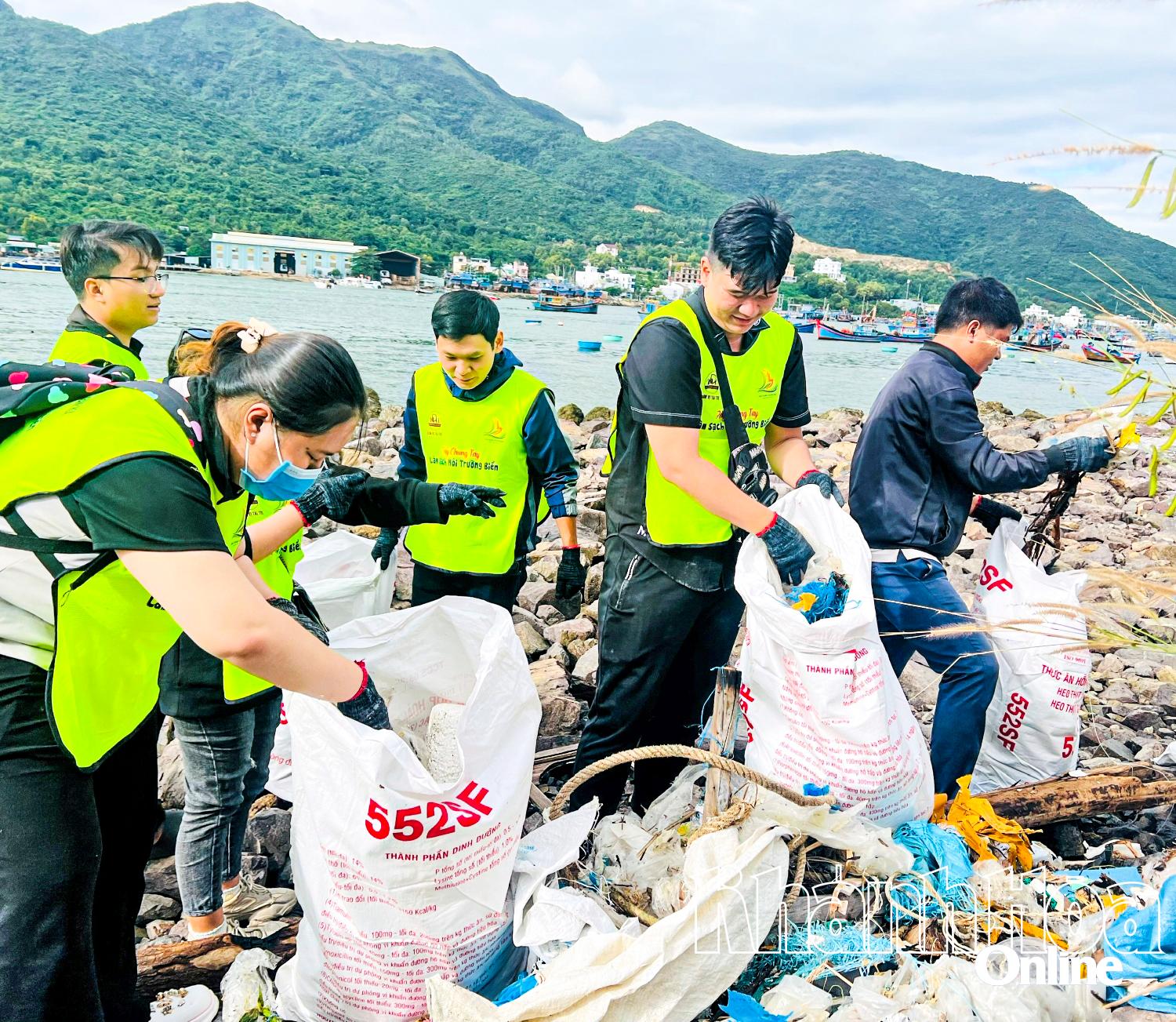 Khánh Hòa thúc đẩy phát triển du lịch có trách nhiệm - Ảnh 2. Khánh Hòa thúc đẩy phát triển du lịch có trách nhiệm - Ảnh 2.