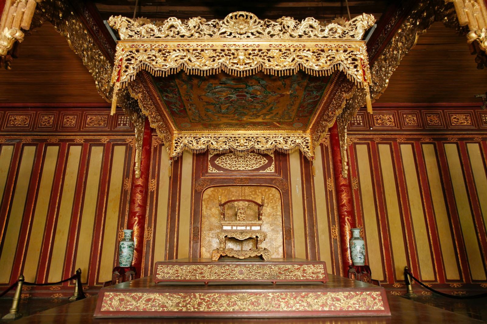 Thành lập Hội đồng quốc gia để phục hồi nguyên trạng Ngai vàng triều Nguyễn - Ảnh 1. Thành lập Hội đồng quốc gia để phục hồi nguyên trạng Ngai vàng triều Nguyễn - Ảnh 1.