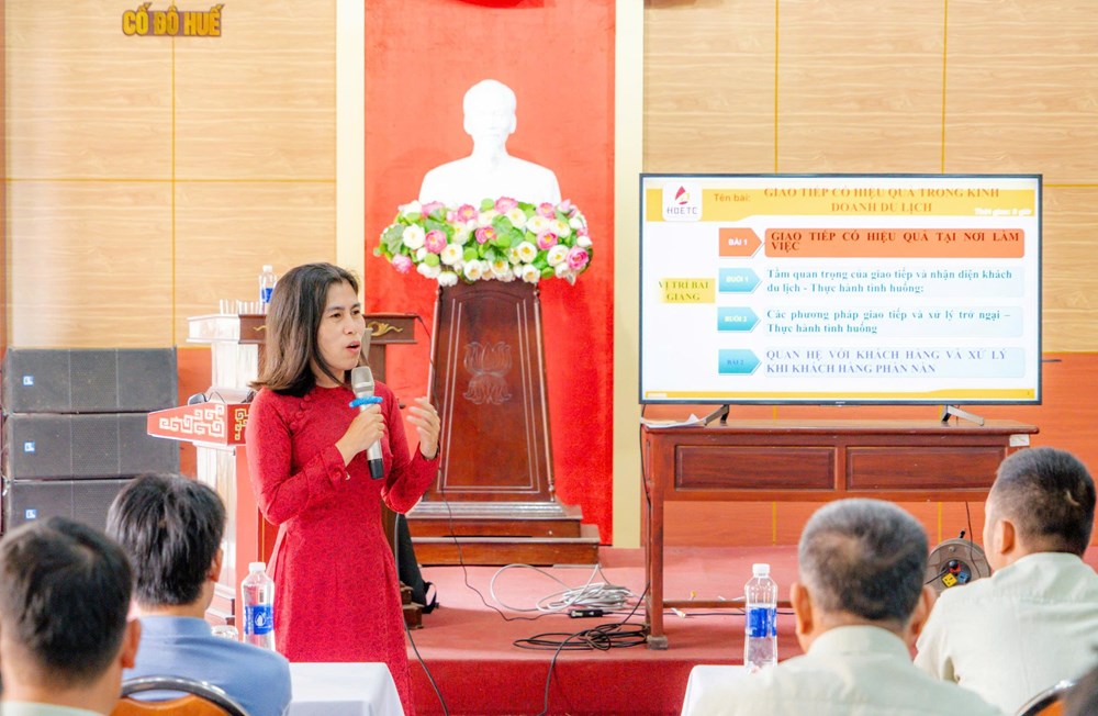 Nâng cao kỹ năng giao tiếp, ứng xử của lực lượng bảo vệ di tích Huế - Ảnh 2. Nâng cao kỹ năng giao tiếp, ứng xử của lực lượng bảo vệ di tích Huế - Ảnh 2.