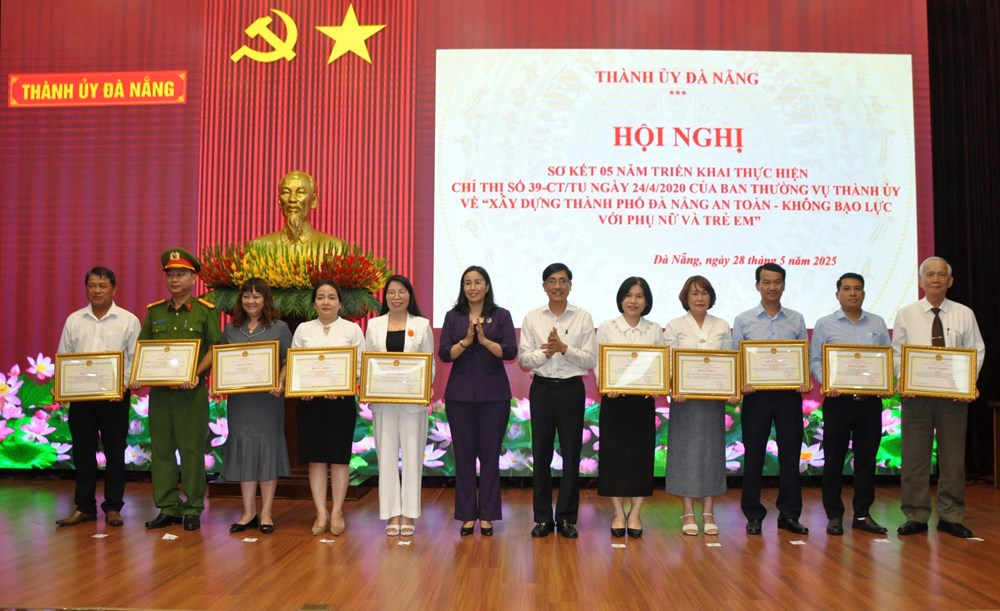 Đà Nẵng: Xây dựng thành phố an toàn - không bạo lực với phụ nữ và trẻ em - Ảnh 2. Đà Nẵng: Xây dựng thành phố an toàn - không bạo lực với phụ nữ và trẻ em - Ảnh 2.