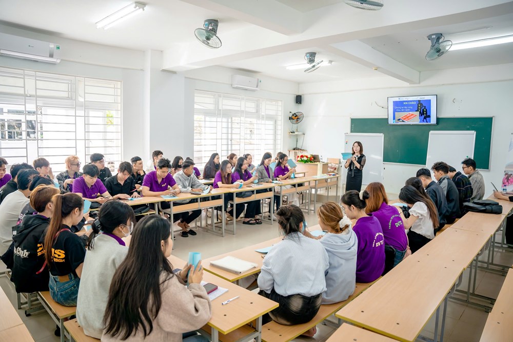 Trang bị kỹ năng thực tiễn cho hàng trăm sinh viên ngành du lịch qua dự án “Học tập trọn đời” - Ảnh 3. Trang bị kỹ năng thực tiễn cho hàng trăm sinh viên ngành du lịch qua dự án “Học tập trọn đời” - Ảnh 3.