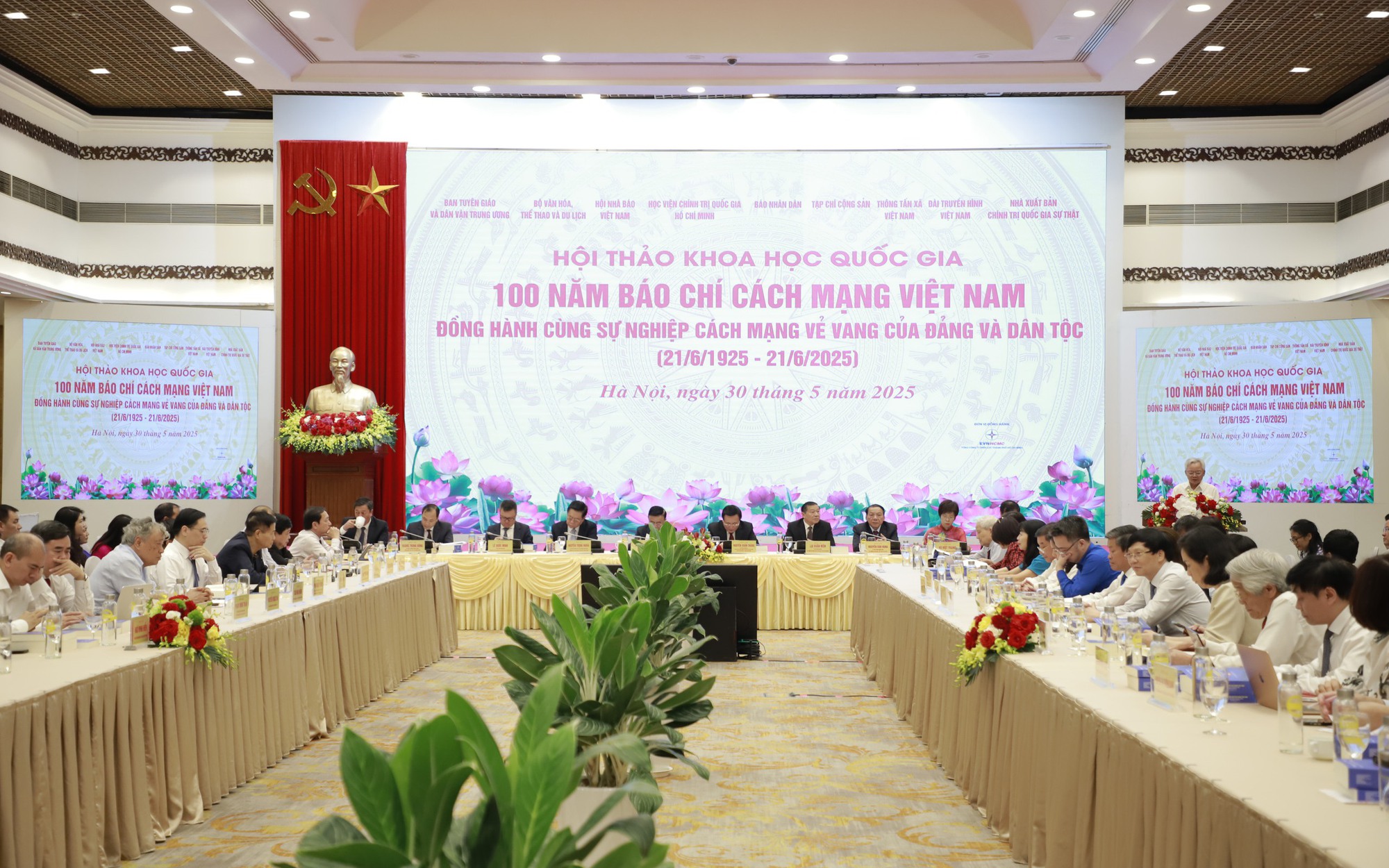 100 năm Báo chí cách mạng Việt Nam đồng hành cùng sự nghiệp vẻ vang của Đảng và dân tộc