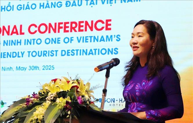 Đưa Quảng Ninh trở thành điểm đến du lịch thân thiện với người Hồi giáo - Ảnh 2. Đưa Quảng Ninh trở thành điểm đến du lịch thân thiện với người Hồi giáo - Ảnh 2.