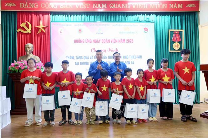 Đồng hành với thanh thiếu nhi Sơn La - Ảnh 3. Đồng hành với thanh thiếu nhi Sơn La - Ảnh 3.