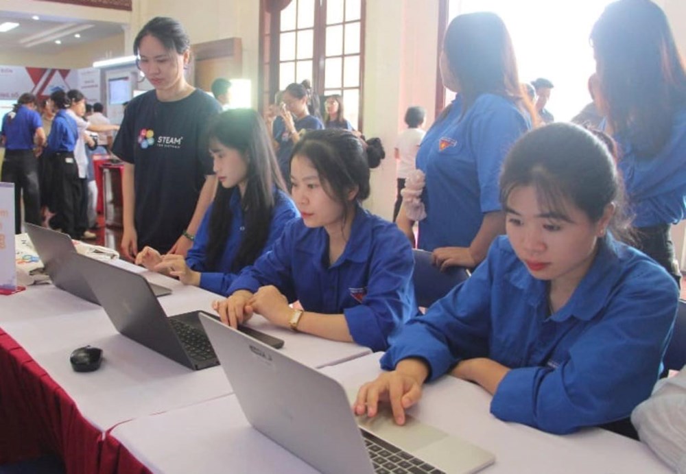 Điện Biên phát động chuyển đổi số toàn diện trên các lĩnh vực - Ảnh 2. Điện Biên phát động chuyển đổi số toàn diện trên các lĩnh vực - Ảnh 2.