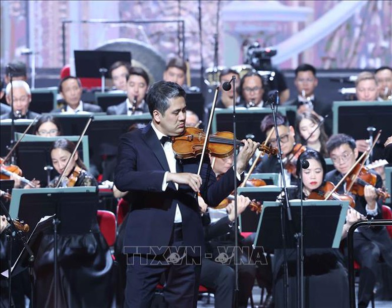 Tổng Bí thư Tô Lâm dự chương trình hòa nhạc hữu nghị Việt Nam - Kazakhstan - Ảnh 4. Tổng Bí thư Tô Lâm dự chương trình hòa nhạc hữu nghị Việt Nam - Kazakhstan - Ảnh 4.