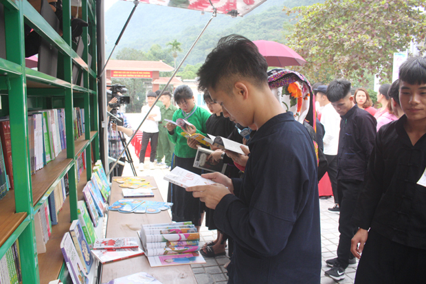 Hà Giang triển khai Chương trình xây dựng mô hình thư viện cơ sở phục vụ nhân dân miền núi, biên giới vùng trung du và miền núi phía Bắc - Ảnh 1. Hà Giang triển khai Chương trình xây dựng mô hình thư viện cơ sở phục vụ nhân dân miền núi, biên giới vùng trung du và miền núi phía Bắc - Ảnh 1.