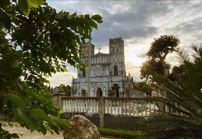 Phú Yên: Khai thác tối đa nguồn tài nguyên du lịch đa dạng và độc đáo - Ảnh 3. Phú Yên: Khai thác tối đa nguồn tài nguyên du lịch đa dạng và độc đáo - Ảnh 3.