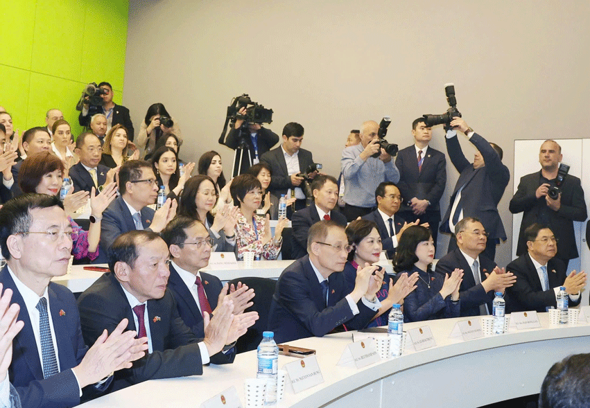 Tăng cường quan hệ giao lưu văn hóa giữa Việt Nam và Azerbaijan - Ảnh 4. Tăng cường quan hệ giao lưu văn hóa giữa Việt Nam và Azerbaijan - Ảnh 4.