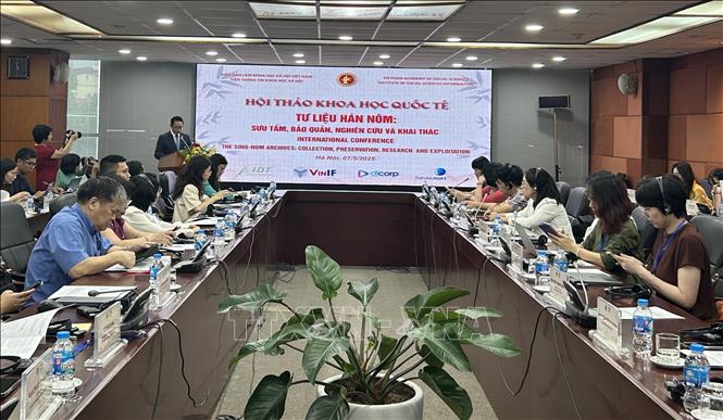Hợp tác quốc tế mở rộng mạng lưới sưu tầm tư liệu Hán Nôm - Ảnh 1. Hợp tác quốc tế mở rộng mạng lưới sưu tầm tư liệu Hán Nôm - Ảnh 1.