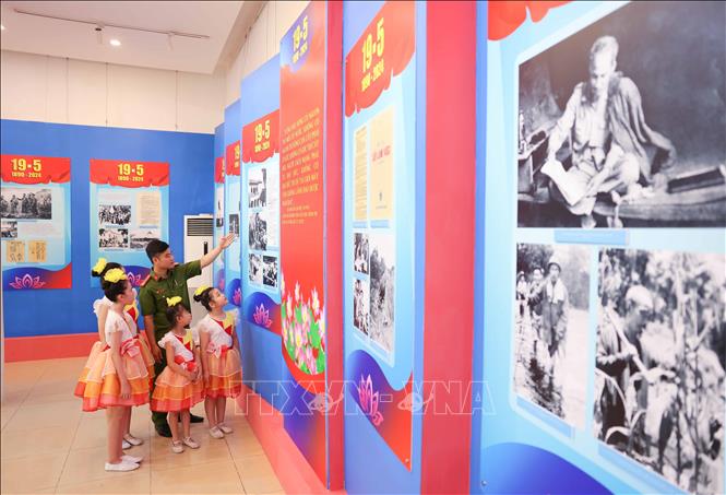 Triển lãm 'Hồ Chí Minh đẹp nhất tên Người' sẽ diễn ra từ 16-20/5 tại Nghệ An - Ảnh 1. Triển lãm 'Hồ Chí Minh đẹp nhất tên Người' sẽ diễn ra từ 16-20/5 tại Nghệ An - Ảnh 1.