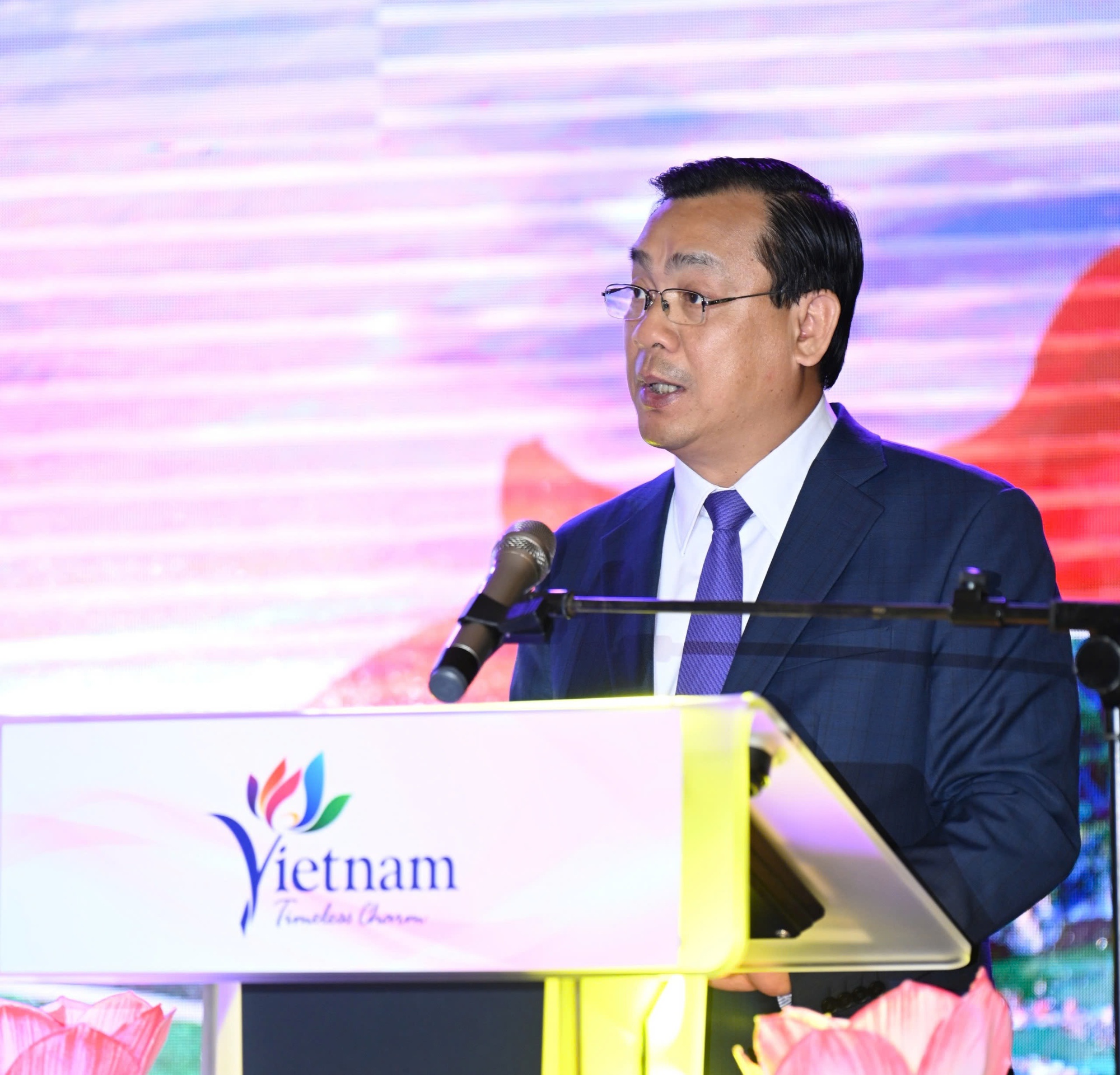 Quảng bá du lịch Việt Nam tại Thụy Sĩ - Ảnh 2. Quảng bá du lịch Việt Nam tại Thụy Sĩ - Ảnh 2.