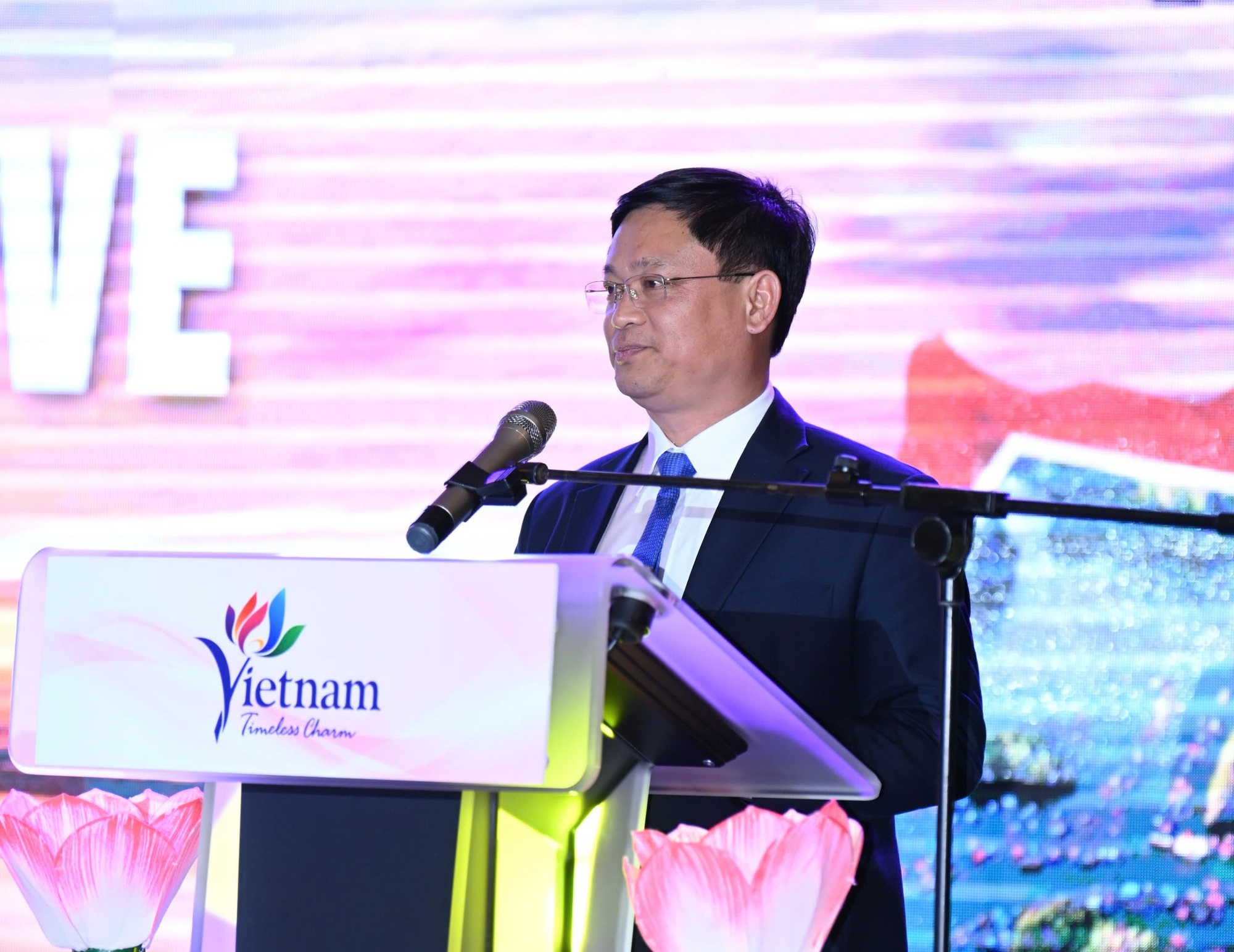 Quảng bá du lịch Việt Nam tại Thụy Sĩ - Ảnh 6. Quảng bá du lịch Việt Nam tại Thụy Sĩ - Ảnh 6.