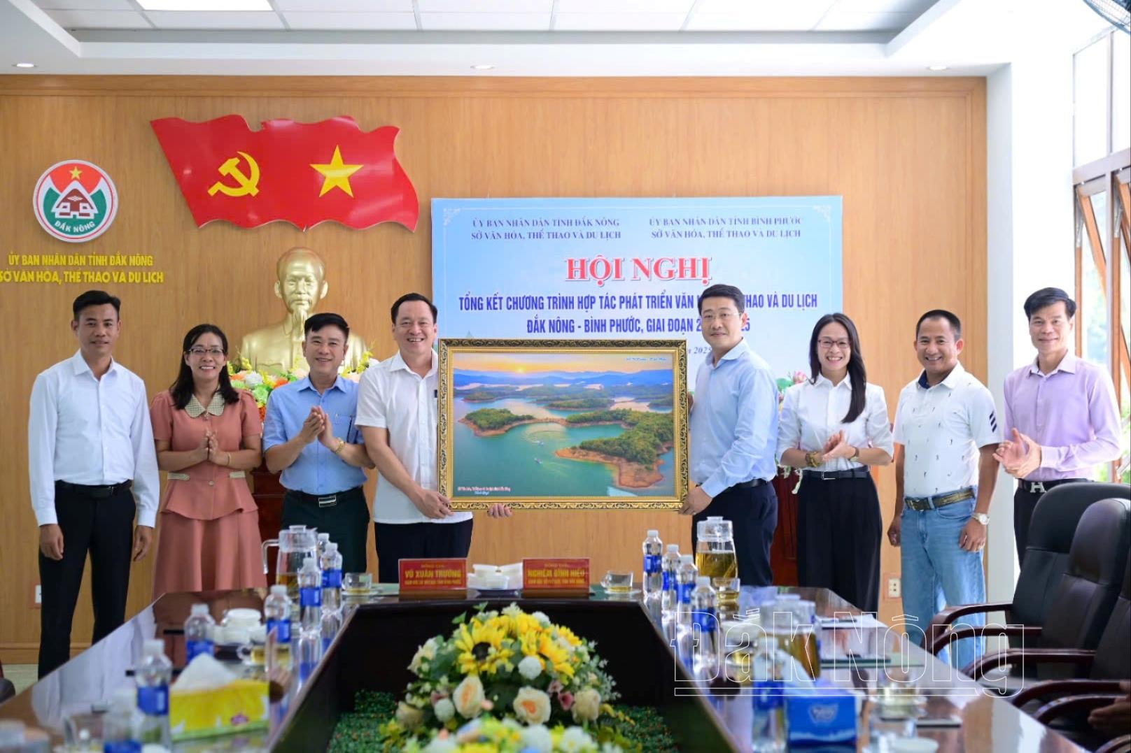 Đắk Nông và Bình Phước hợp tác phát triển văn hóa-thể thao & du lịch - Ảnh 2. Đắk Nông và Bình Phước hợp tác phát triển văn hóa-thể thao & du lịch - Ảnh 2.