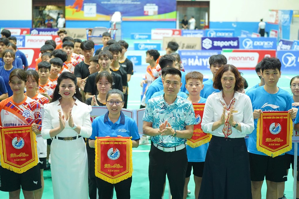 Khai mạc Giải vô địch Cầu lông trẻ Quốc gia 2025 - Sân chơi của khát vọng và tài năng trẻ - Ảnh 2. Khai mạc Giải vô địch Cầu lông trẻ Quốc gia 2025 - Sân chơi của khát vọng và tài năng trẻ - Ảnh 2.