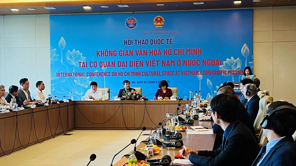 Khai mạc Hội thảo quốc tế “Không gian văn hóa Hồ Chí Minh tại các Cơ quan đại diện Việt Nam ở nước ngoài“ - Ảnh 1. Khai mạc Hội thảo quốc tế “Không gian văn hóa Hồ Chí Minh tại các Cơ quan đại diện Việt Nam ở nước ngoài“ - Ảnh 1.