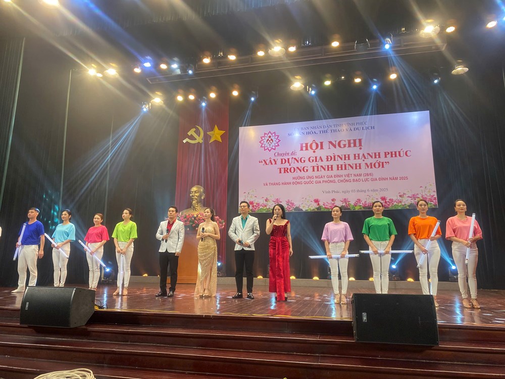 Vĩnh Phúc: Hội nghị chuyên đề “Xây dựng gia đình hạnh phúc trong tình hình mới” - Ảnh 1. Vĩnh Phúc: Hội nghị chuyên đề “Xây dựng gia đình hạnh phúc trong tình hình mới” - Ảnh 1.
