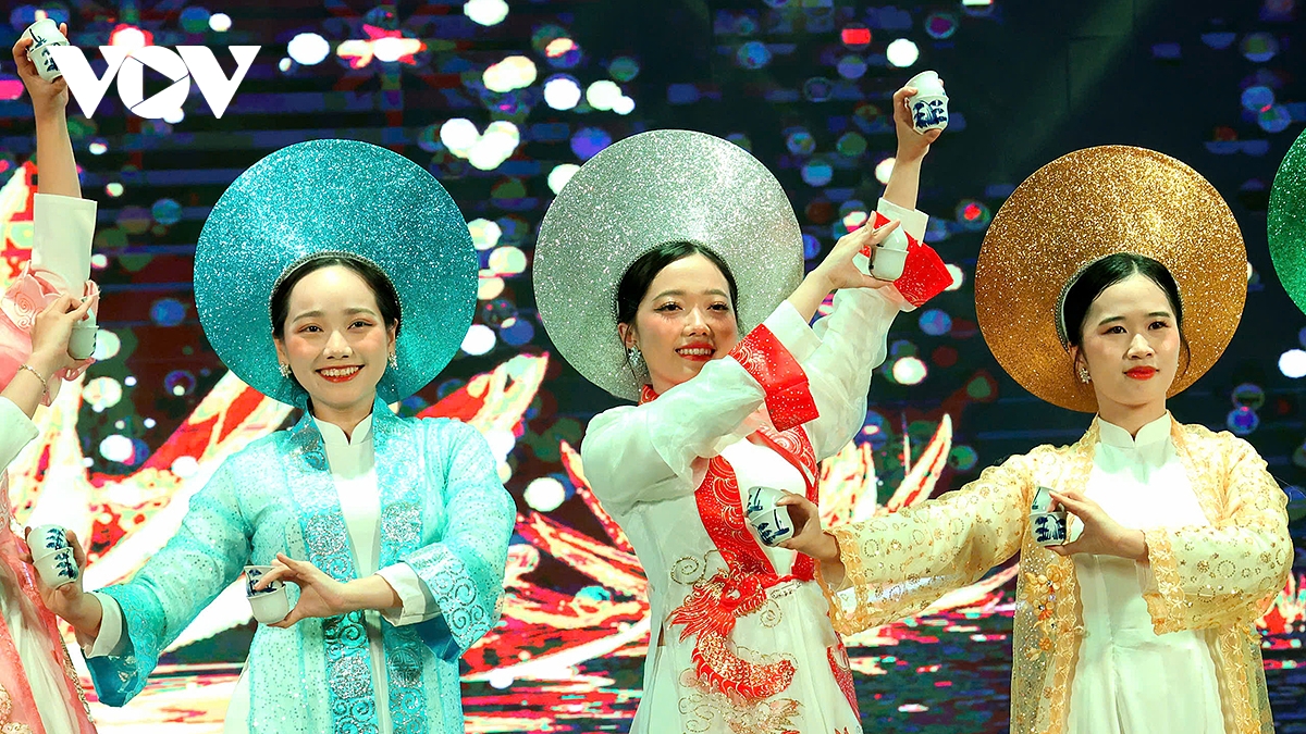 Văn hóa truyền thống 3 miền hội tụ trong chương trình “Thanh âm miền di sản” - Ảnh 5. Văn hóa truyền thống 3 miền hội tụ trong chương trình “Thanh âm miền di sản” - Ảnh 5.