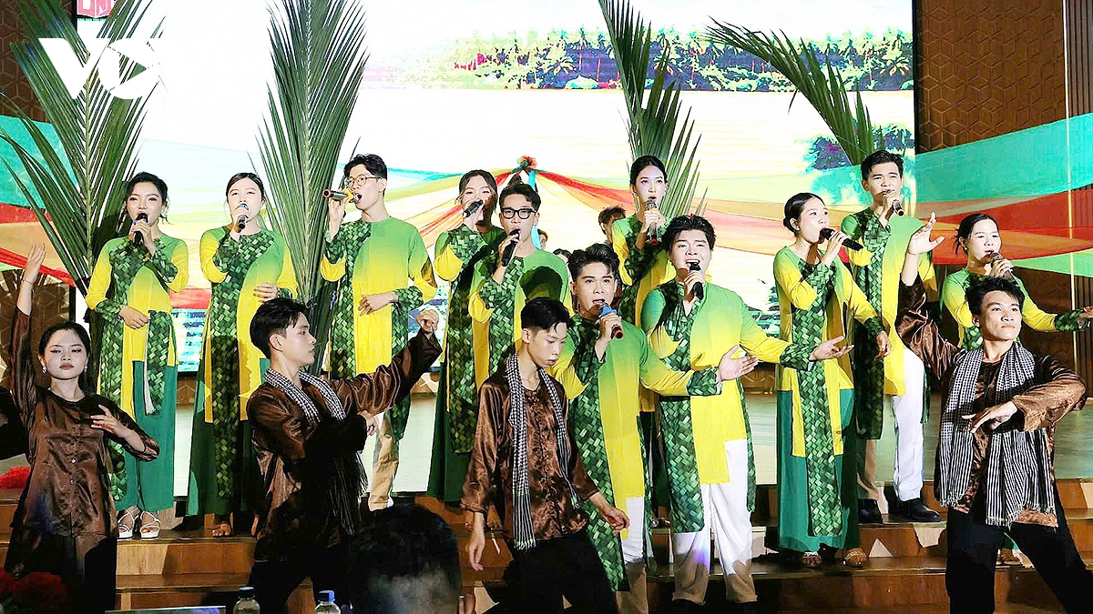 Văn hóa truyền thống 3 miền hội tụ trong chương trình “Thanh âm miền di sản” - Ảnh 1. Văn hóa truyền thống 3 miền hội tụ trong chương trình “Thanh âm miền di sản” - Ảnh 1.
