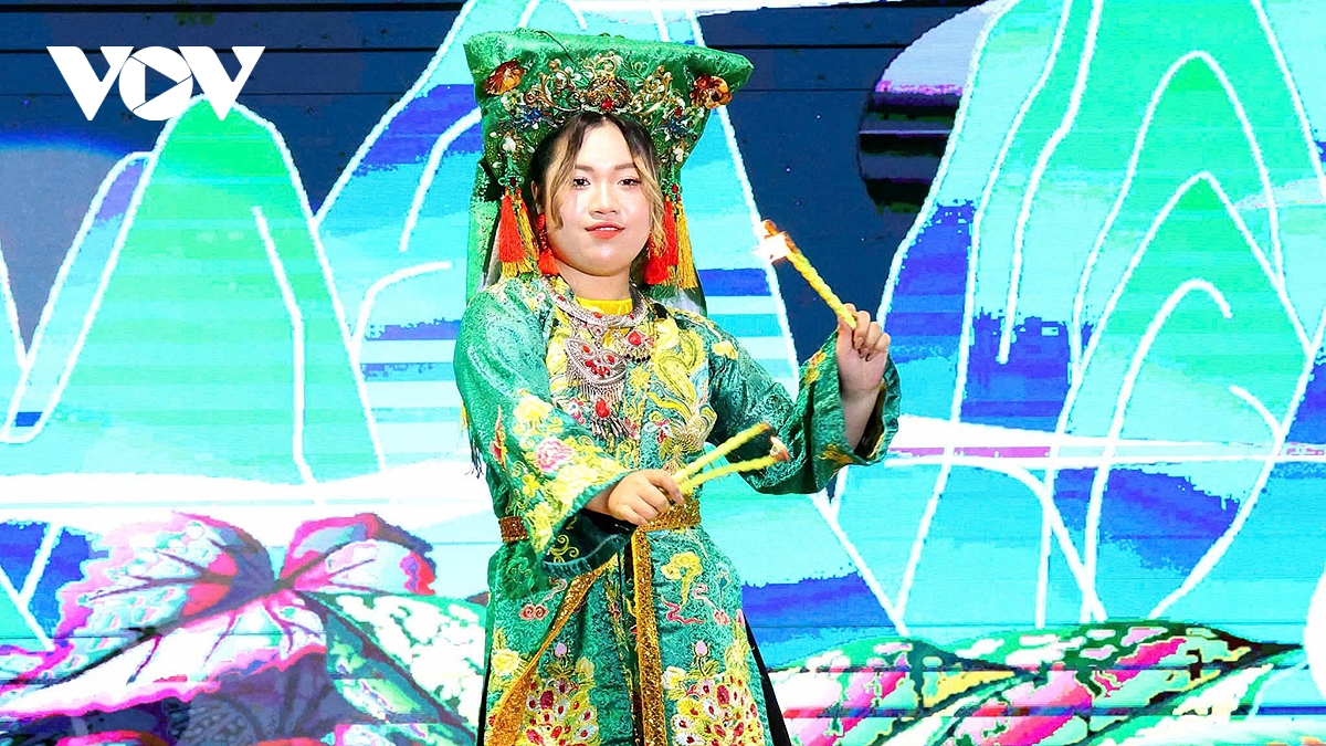 Văn hóa truyền thống 3 miền hội tụ trong chương trình “Thanh âm miền di sản” - Ảnh 4. Văn hóa truyền thống 3 miền hội tụ trong chương trình “Thanh âm miền di sản” - Ảnh 4.
