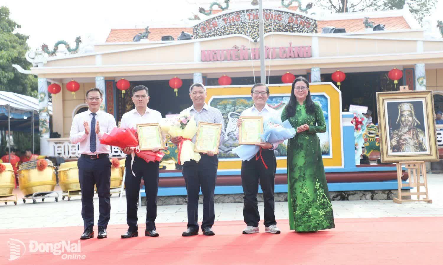 Đồng Nai: Trao quyết định công nhận Di sản văn hóa phi vật thể quốc gia Lễ giỗ Lễ Thành Hầu Nguyễn Hữu Cảnh - Ảnh 2. Đồng Nai: Trao quyết định công nhận Di sản văn hóa phi vật thể quốc gia Lễ giỗ Lễ Thành Hầu Nguyễn Hữu Cảnh - Ảnh 2.