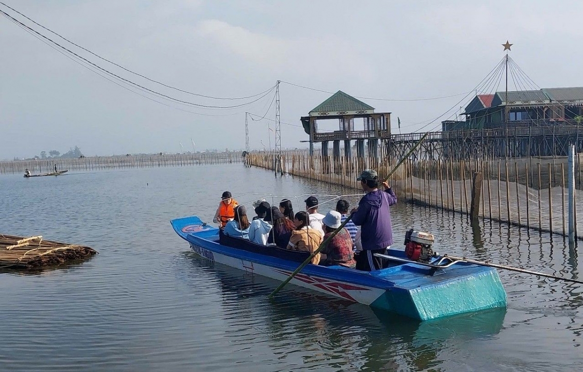 Huế phát triển du lịch cộng đồng giảm nhựa, nâng tầm trải nghiệm - Ảnh 1. Huế phát triển du lịch cộng đồng giảm nhựa, nâng tầm trải nghiệm - Ảnh 1.