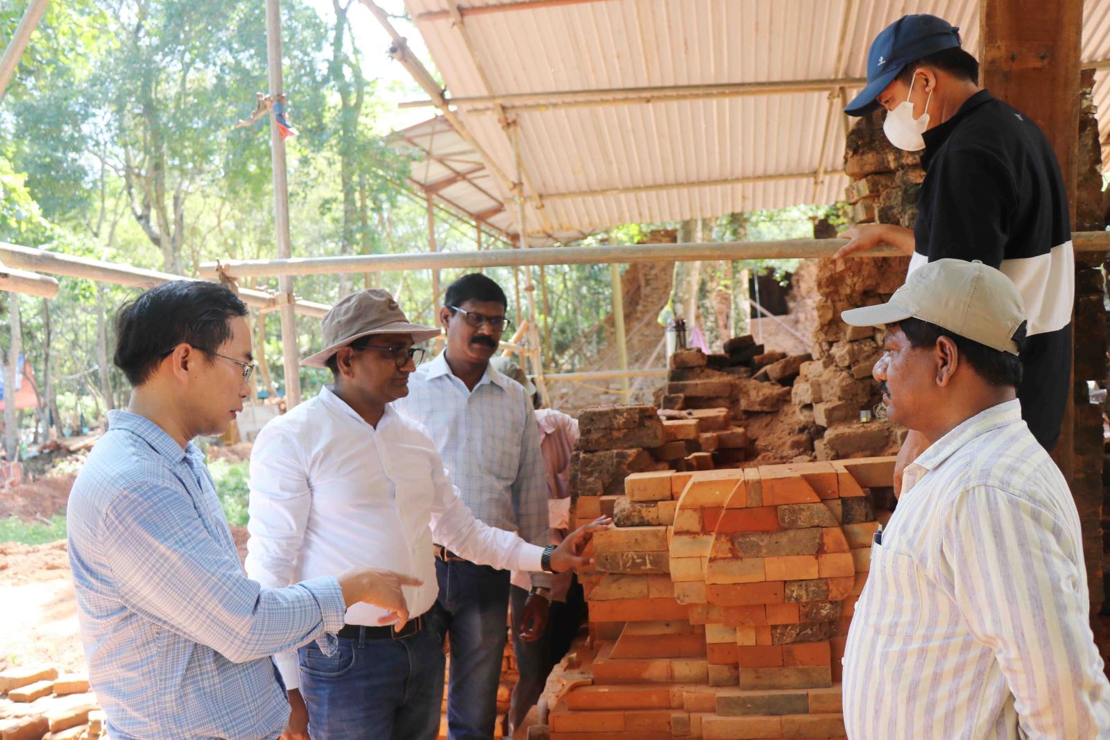 Những phát hiện mới trong quá trình khai quật tại Khu đền tháp Mỹ Sơn - Ảnh 5. Những phát hiện mới trong quá trình khai quật tại Khu đền tháp Mỹ Sơn - Ảnh 5.