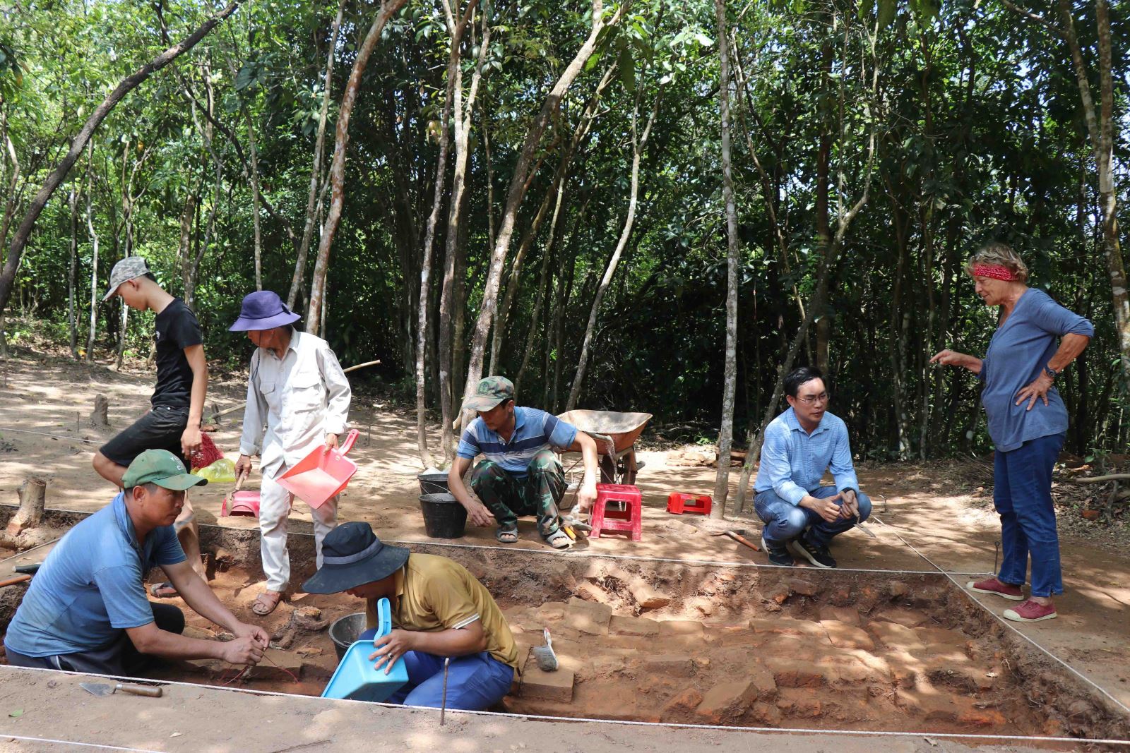 Những phát hiện mới trong quá trình khai quật tại Khu đền tháp Mỹ Sơn - Ảnh 1. Những phát hiện mới trong quá trình khai quật tại Khu đền tháp Mỹ Sơn - Ảnh 1.