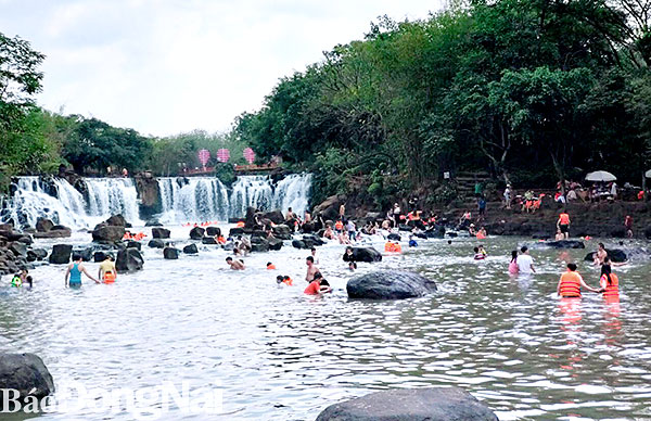 Đồng Nai đón hơn 1,7 triệu lượt khách du lịch - Ảnh 1. Đồng Nai đón hơn 1,7 triệu lượt khách du lịch - Ảnh 1.
