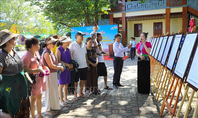 Triển lãm 33 số báo thực hiện ngay tại chiến trường Điện Biên Phủ - Ảnh 2. Triển lãm 33 số báo thực hiện ngay tại chiến trường Điện Biên Phủ - Ảnh 2.