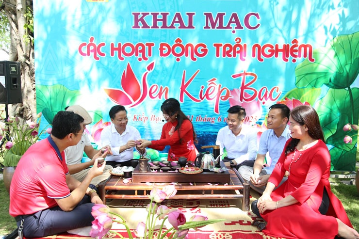 Hải Dương đón hơn 2,2 triệu lượt khách du lịch 6 tháng đầu năm - Ảnh 1. Hải Dương đón hơn 2,2 triệu lượt khách du lịch 6 tháng đầu năm - Ảnh 1.
