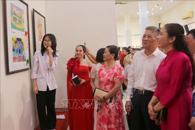 Trao thưởng Cuộc thi vẽ tranh thiếu nhi thành phố Cảng - Ảnh 3. Trao thưởng Cuộc thi vẽ tranh thiếu nhi thành phố Cảng - Ảnh 3.