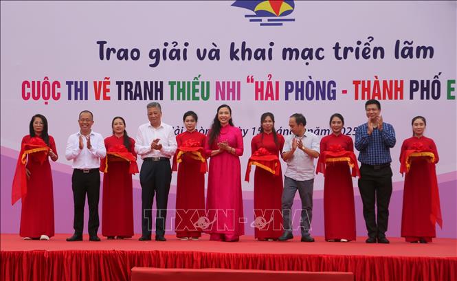 Trao thưởng Cuộc thi vẽ tranh thiếu nhi thành phố Cảng - Ảnh 1. Trao thưởng Cuộc thi vẽ tranh thiếu nhi thành phố Cảng - Ảnh 1.