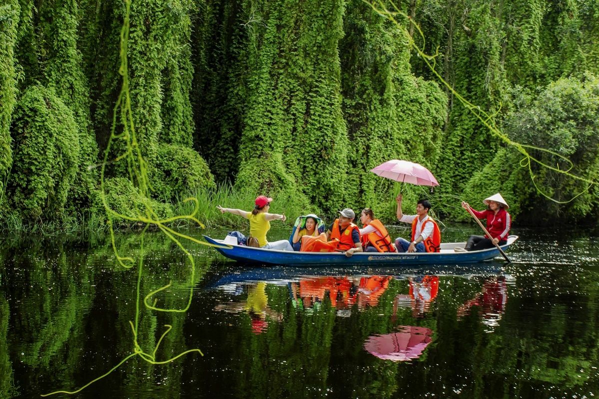 TP. Hồ Chí Minh - Long An hợp tác phát triển sản phẩm du lịch về nguồn “Sắc màu vùng biên” - Ảnh 2. TP. Hồ Chí Minh - Long An hợp tác phát triển sản phẩm du lịch về nguồn “Sắc màu vùng biên” - Ảnh 2.