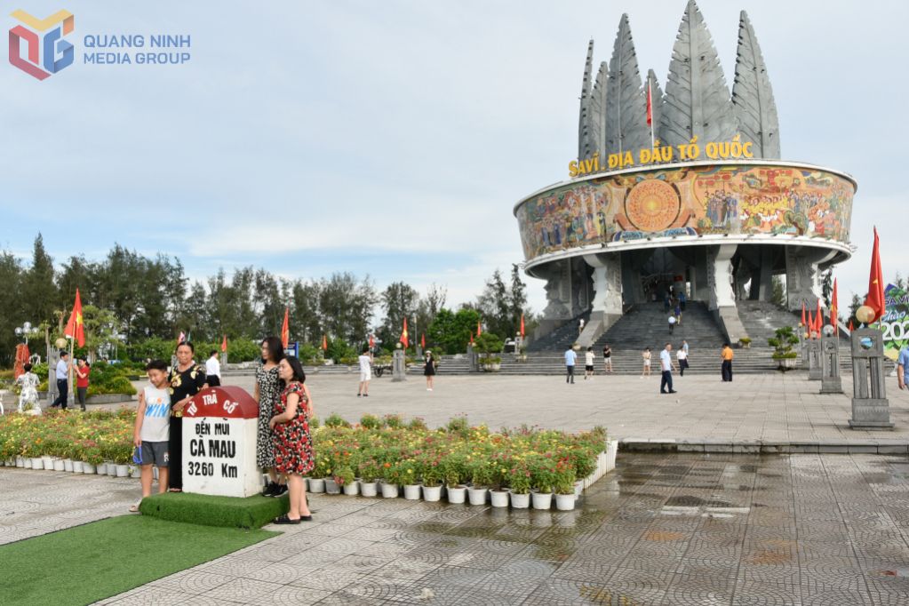 Quảng Ninh xây dựng môi trường du lịch văn minh, an toàn - Ảnh 2. Quảng Ninh xây dựng môi trường du lịch văn minh, an toàn - Ảnh 2.
