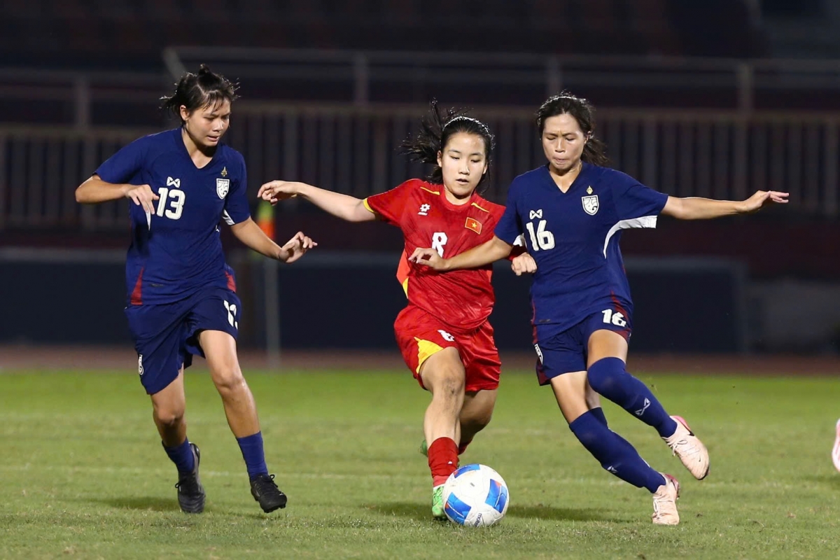 U19 nữ Việt Nam giành ngôi Á quân Đông Nam Á - Ảnh 1. U19 nữ Việt Nam giành ngôi Á quân Đông Nam Á - Ảnh 1.