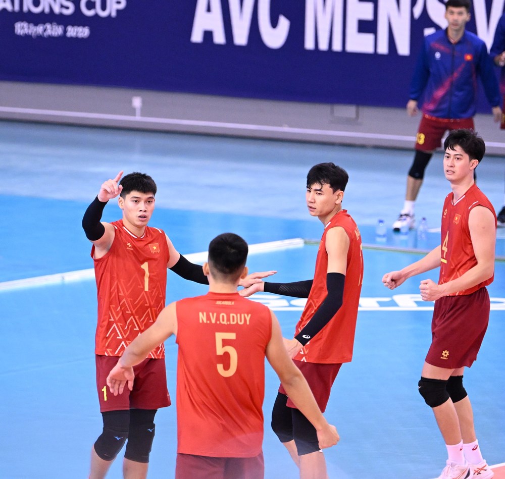 Thắng New Zealand, đội tuyển bóng chuyền nam Việt Nam vào tứ kết AVC Nations Cup 2025 - Ảnh 2. Thắng New Zealand, đội tuyển bóng chuyền nam Việt Nam vào tứ kết AVC Nations Cup 2025 - Ảnh 2.