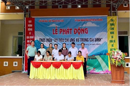 Cao Bằng phát động bộ tiêu chí ứng xử trong gia đình năm 2025 - Ảnh 1. Cao Bằng phát động bộ tiêu chí ứng xử trong gia đình năm 2025 - Ảnh 1.