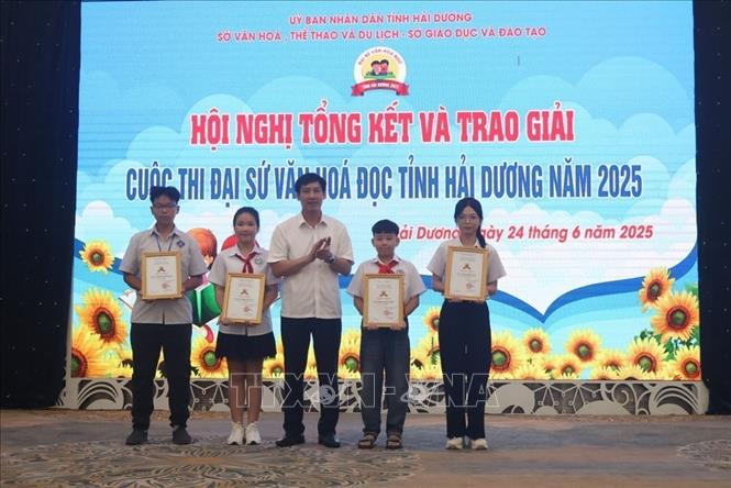 Hải Dương tổ chức tổng kết và trao giải Cuộc thi Đại sứ Văn hóa đọc năm 2025 - Ảnh 1. Hải Dương tổ chức tổng kết và trao giải Cuộc thi Đại sứ Văn hóa đọc năm 2025 - Ảnh 1.